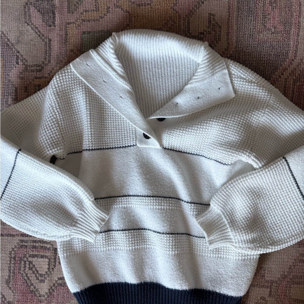 Commense White and Black Stripe Sweater